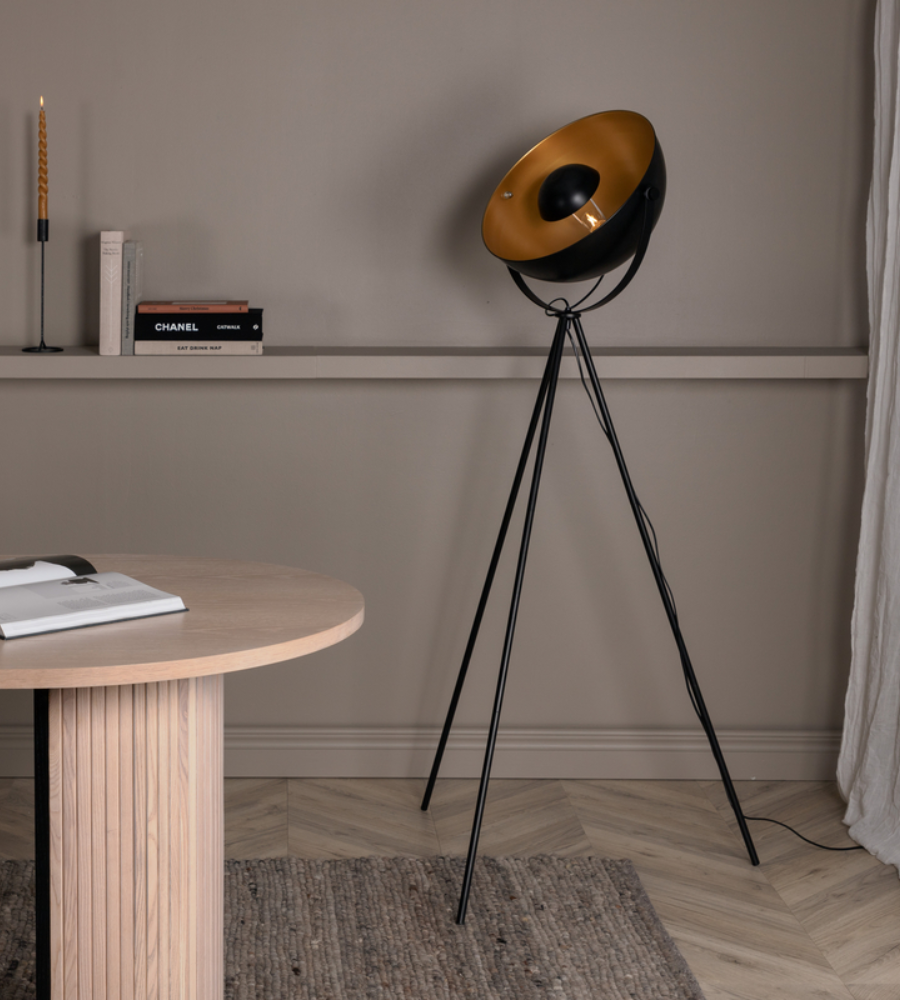 NOIRIA Golvlampa – Svart med Gulddetaljer 159 cm