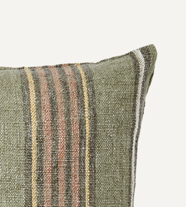 HILDA Randigt kuddfodral, flerfärgad 50x50