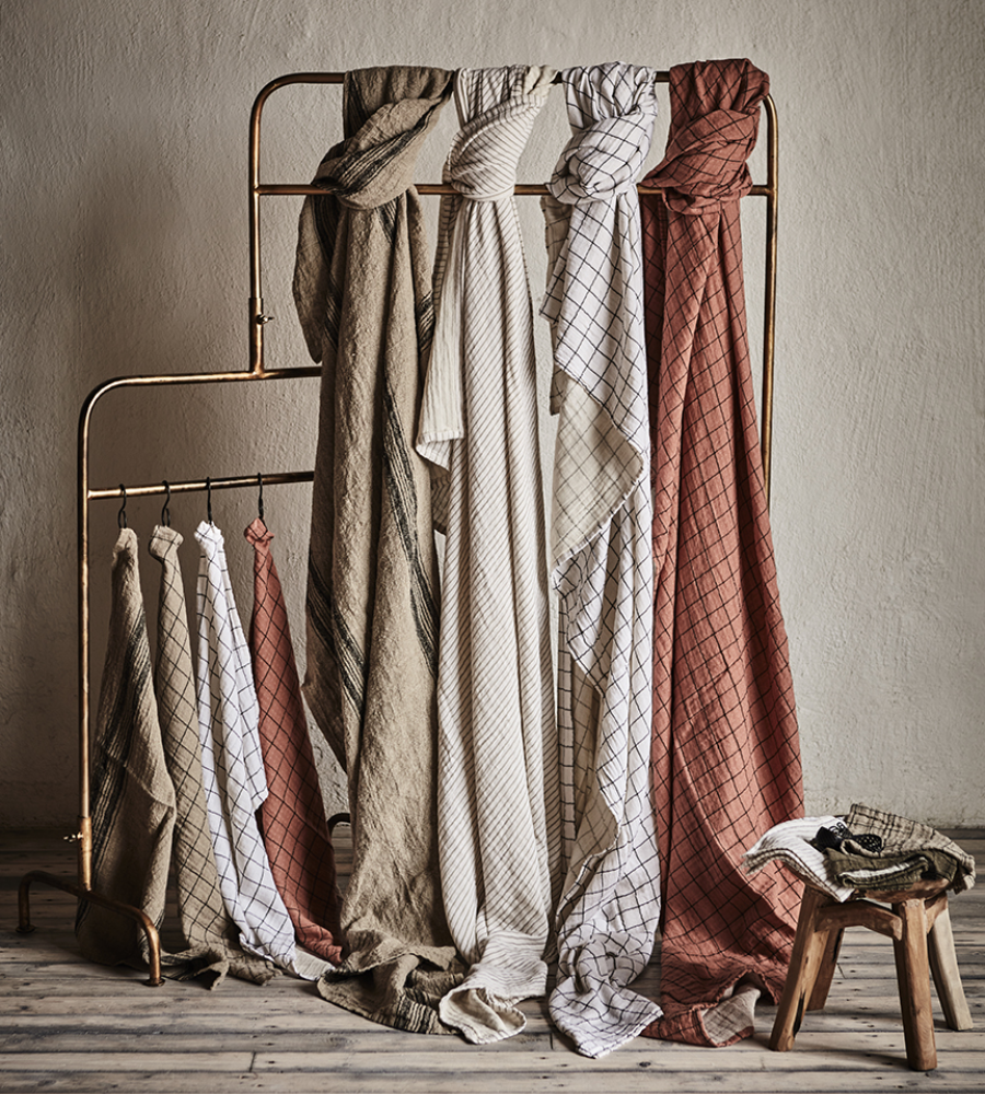 ELSA Bordsduk, Elfenben/olivgrön 220x130