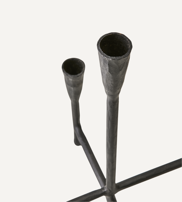 THOR Kandelaber – Handgjord ljusstake i svart järn